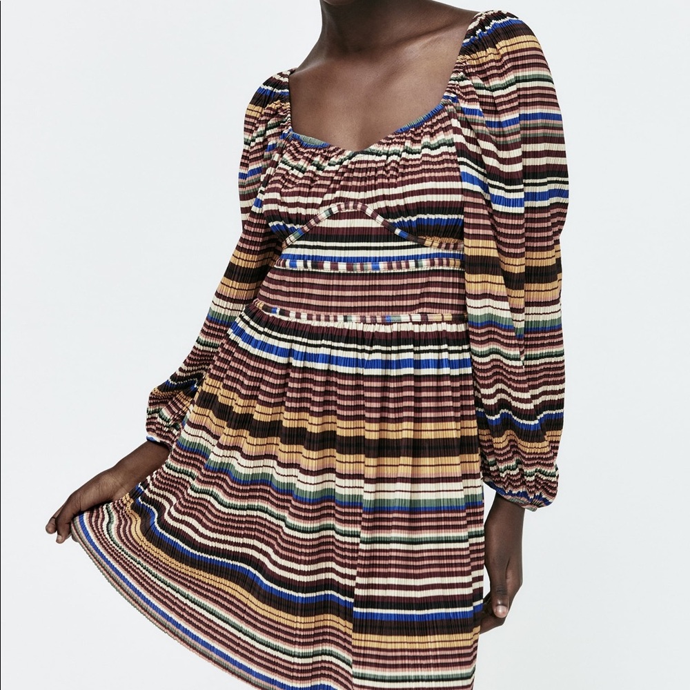NWT Zara multi color pleated printed dress with square neckline size medium